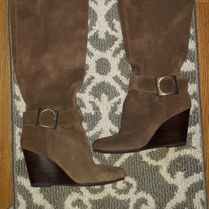 Light brown boots